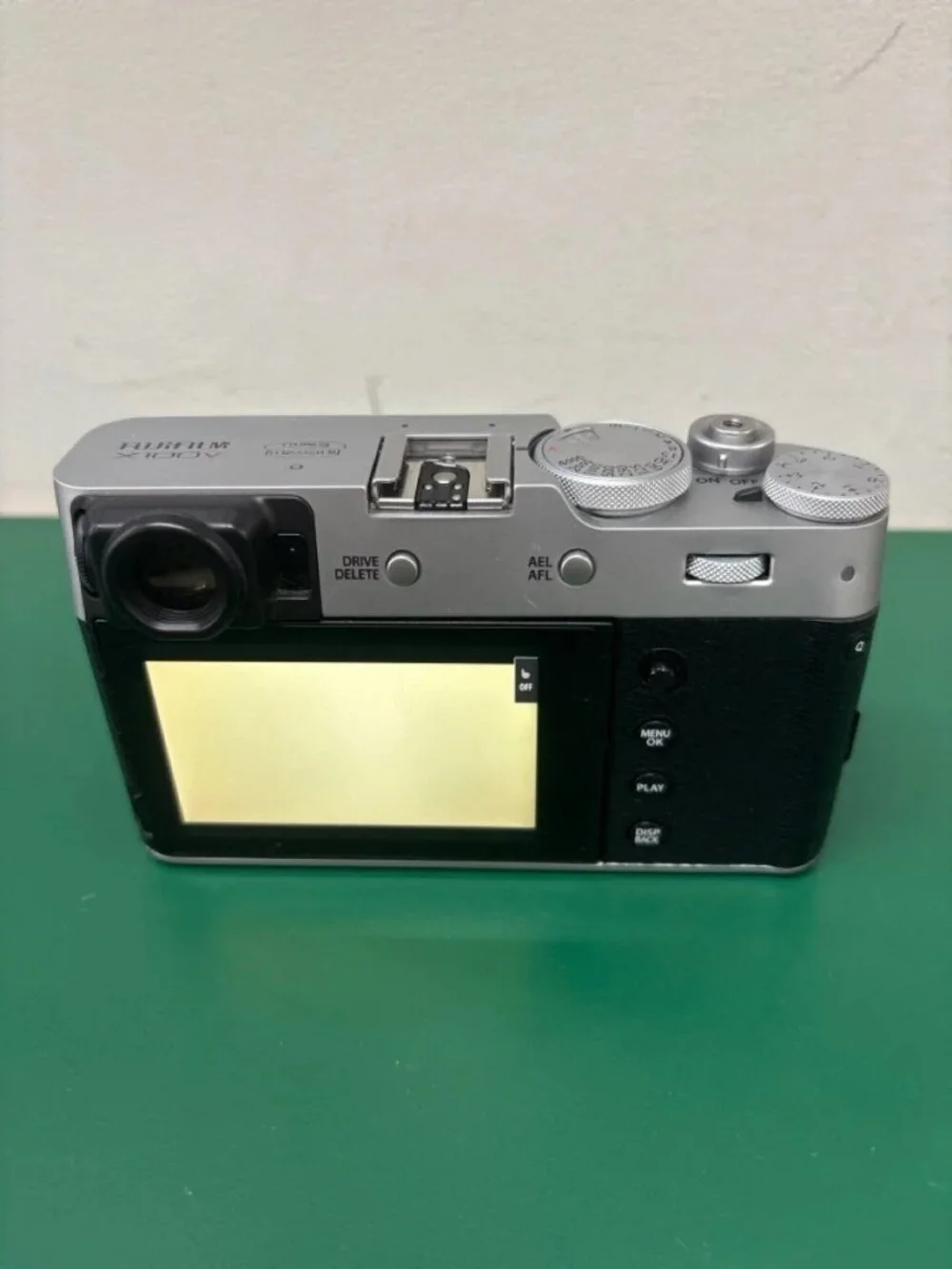FUJIFILM X100VI DIGITAL CAMERA (SILVER) (E16003632)
